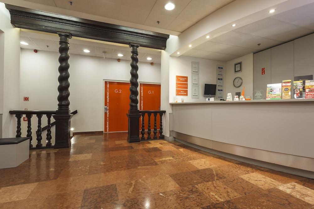 Easyhotel Oktogon 3*